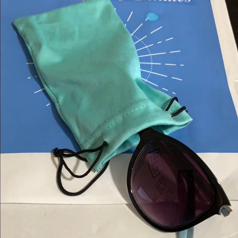 Sunglasses - Picture 6 of 7